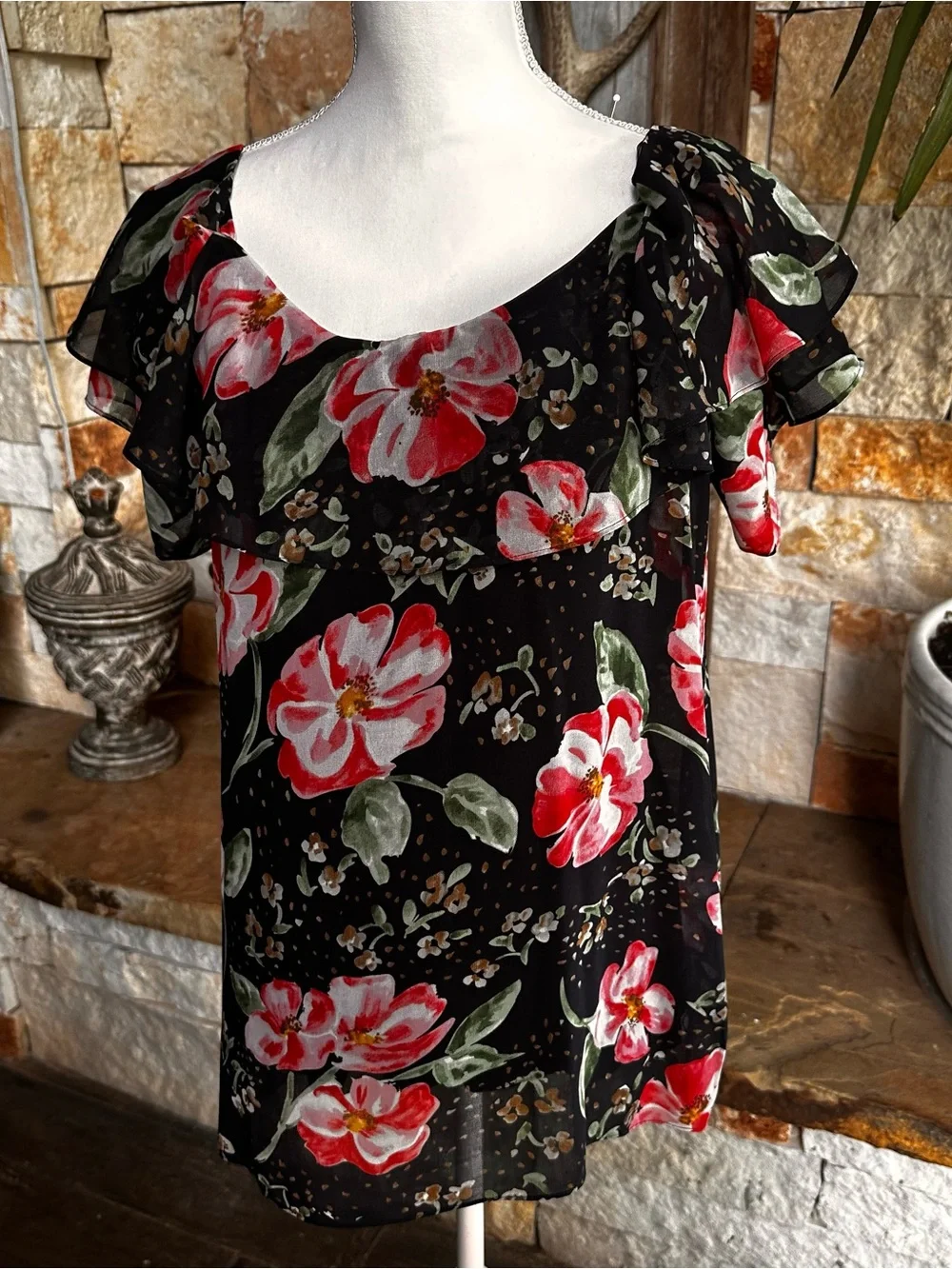 CAbi cold shoulder